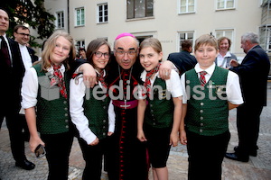 Bischofsweihe_Agape_ab 19 Uhr_Sonntagsblatt IMG_3334