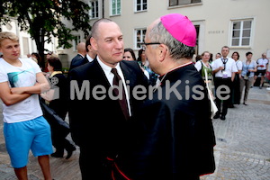 Bischofsweihe_Agape_ab 19 Uhr_Sonntagsblatt IMG_3341