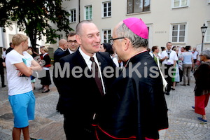 Bischofsweihe_Agape_ab 19 Uhr_Sonntagsblatt IMG_3344