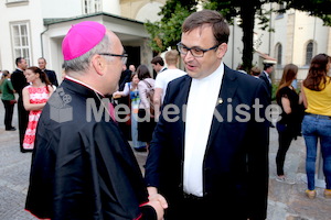 Bischofsweihe_Agape_ab 19 Uhr_Sonntagsblatt IMG_3355