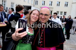 Bischofsweihe_Agape_ab 19 Uhr_Sonntagsblatt IMG_3367