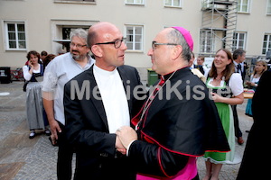 Bischofsweihe_Agape_ab 19 Uhr_Sonntagsblatt IMG_3374