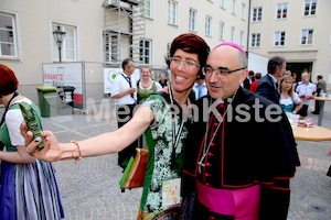 Bischofsweihe_Agape_ab 19 Uhr_Sonntagsblatt IMG_3379