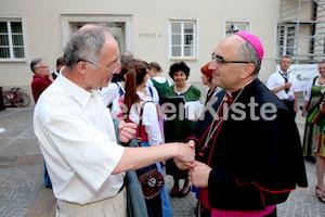 Bischofsweihe_Agape_ab 19 Uhr_Sonntagsblatt IMG_3382