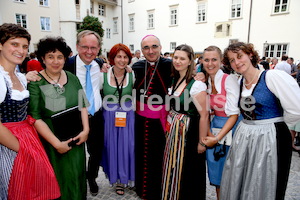 Bischofsweihe_Agape_ab 19 Uhr_Sonntagsblatt IMG_3383