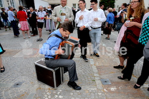 Bischofsweihe_Agape_ab 19 Uhr_Sonntagsblatt IMG_3388