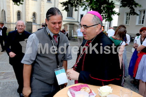 Bischofsweihe_Agape_ab 19 Uhr_Sonntagsblatt IMG_3398