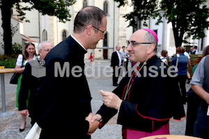 Bischofsweihe_Agape_ab 19 Uhr_Sonntagsblatt IMG_3400