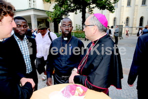 Bischofsweihe_Agape_ab 19 Uhr_Sonntagsblatt IMG_3405