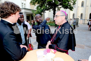 Bischofsweihe_Agape_ab 19 Uhr_Sonntagsblatt IMG_3406
