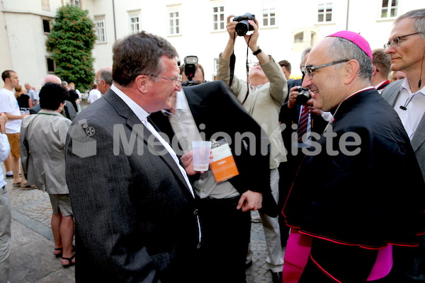 Bischofsweihe_Agape_Sonntagsblatt IMG_2799