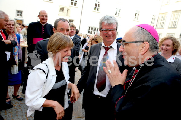 Bischofsweihe_Agape_Sonntagsblatt IMG_2810