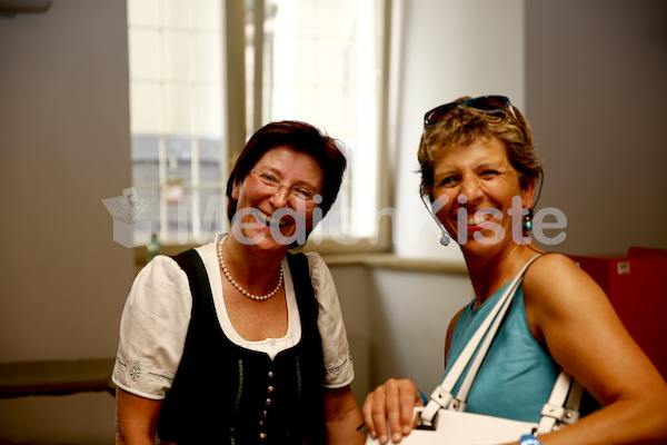 Bischofsweihe_Eintreffen _40A6941