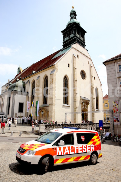 Bischofsweihe_Eintreffen_Einzug IMG_1264