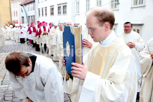 Bischofsweihe_Eintreffen_Einzug IMG_1347