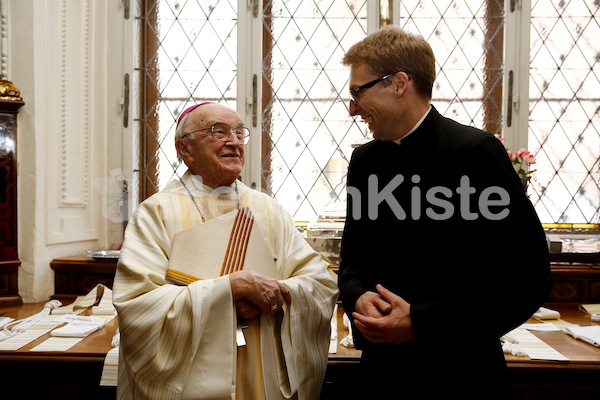 Bischofsweihe_Einzug Dom _40A7041