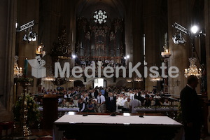 Bischofsweihe_Einzug Dom _40A7064