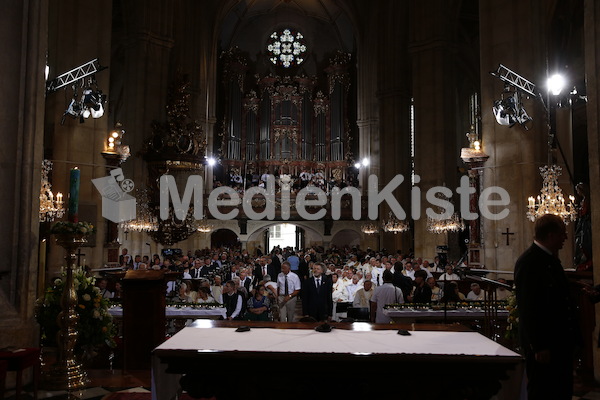 Bischofsweihe_Einzug Dom _40A7064