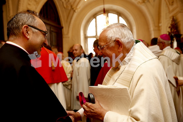 Bischofsweihe_Einzug Dom _40A7081