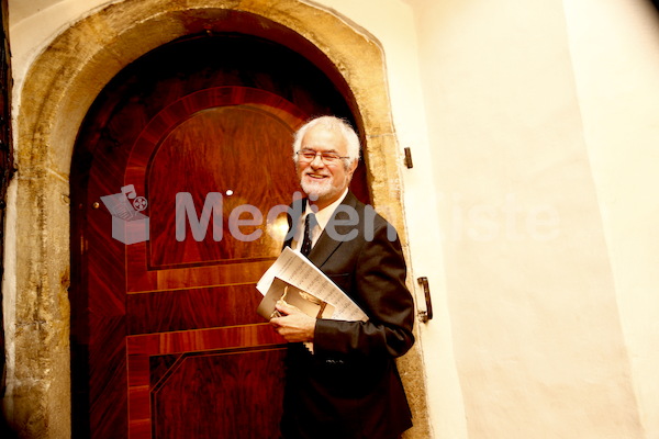 Bischofsweihe_Einzug Dom _40A7106