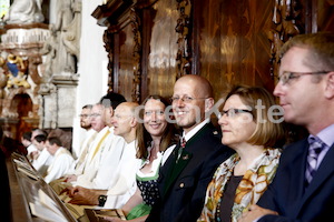 Bischofsweihe_Einzug Dom _40A7113