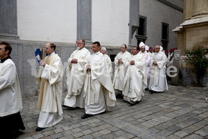 Bischofsweihe_Einzug Dom _40A7127