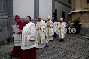Bischofsweihe_Einzug Dom _40A7158