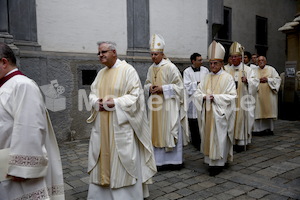 Bischofsweihe_Einzug Dom _40A7159