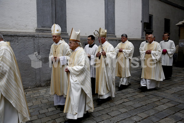 Bischofsweihe_Einzug Dom _40A7162