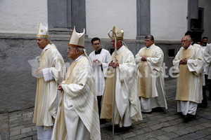Bischofsweihe_Einzug Dom _40A7163
