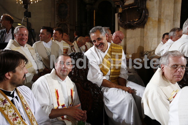 Bischofsweihe_Einzug Dom _40A7167