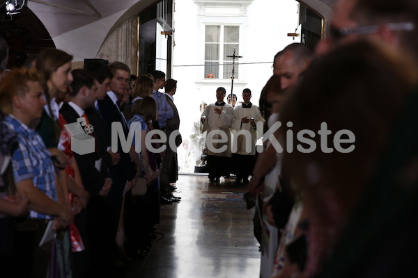 Bischofsweihe_Einzug Dom _40A7177