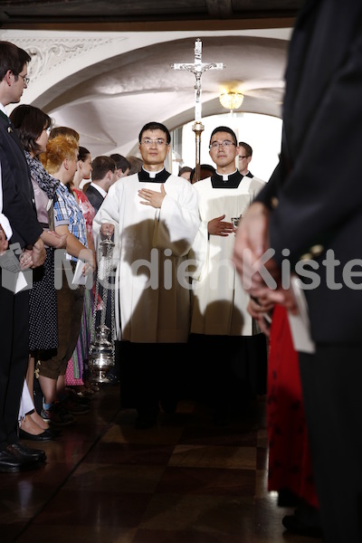 Bischofsweihe_Einzug Dom _40A7180