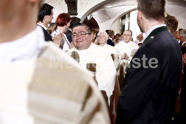 Bischofsweihe_Einzug Dom _40A7191