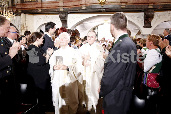 Bischofsweihe_Einzug Dom _40A7194