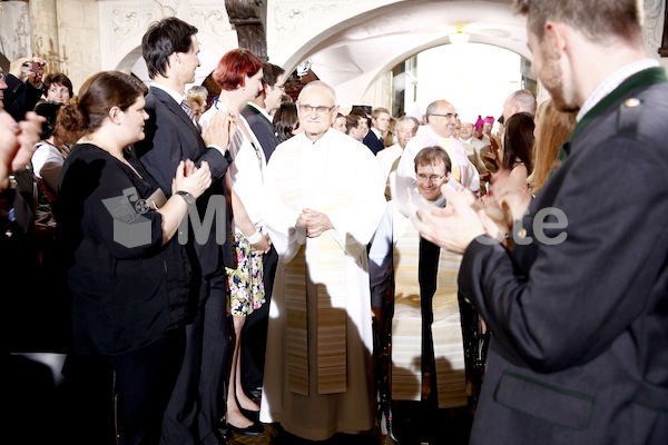 Bischofsweihe_Einzug Dom _40A7199