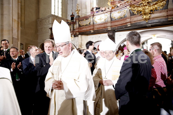 Bischofsweihe_Einzug Dom _40A7216