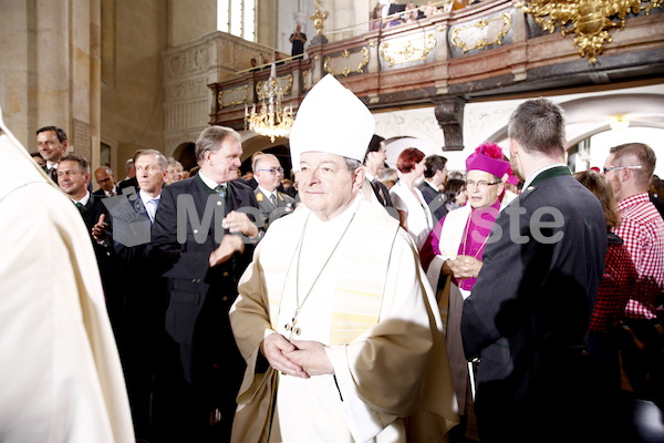 Bischofsweihe_Einzug Dom _40A7217