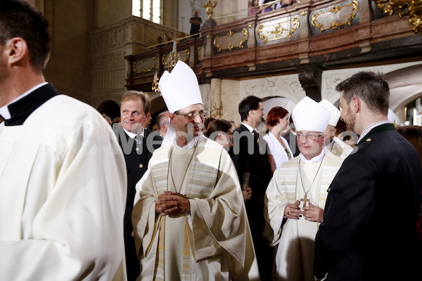Bischofsweihe_Einzug Dom _40A7227