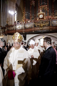 Bischofsweihe_Einzug Dom _40A7229