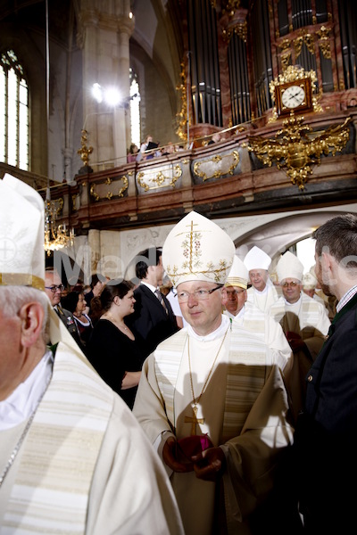 Bischofsweihe_Einzug Dom _40A7233