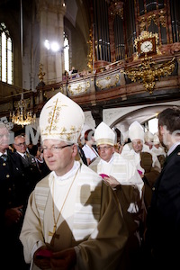 Bischofsweihe_Einzug Dom _40A7234