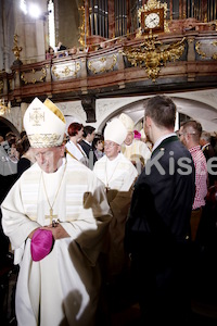 Bischofsweihe_Einzug Dom _40A7238