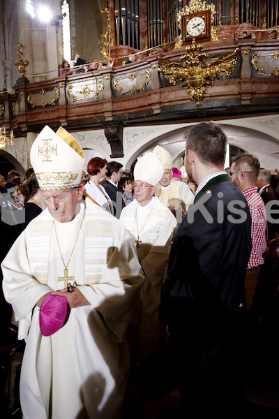 Bischofsweihe_Einzug Dom _40A7238