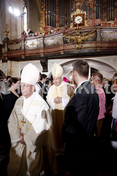 Bischofsweihe_Einzug Dom _40A7239