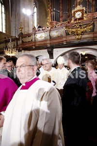 Bischofsweihe_Einzug Dom _40A7242