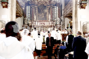 Bischofsweihe_Einzug Dom _40A7253