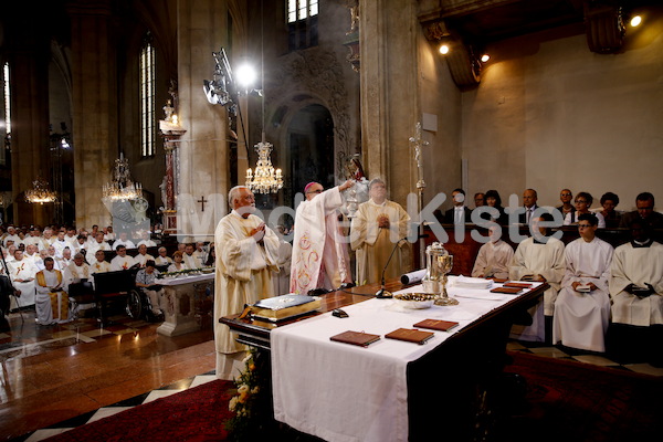 Bischofsweihe_Eucharistiefeier _40A7563