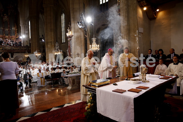 Bischofsweihe_Eucharistiefeier _40A7568