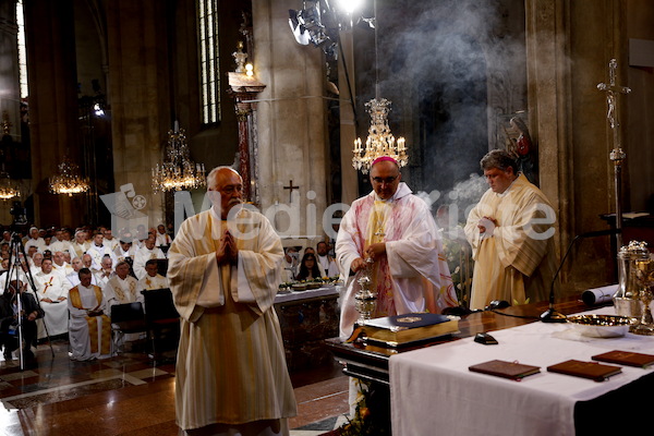 Bischofsweihe_Eucharistiefeier _40A7570